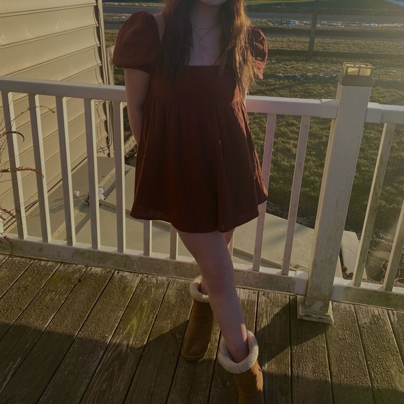 Princess Polly Lorna Romper. Worn once. Very mini i am 5’0 - Picture 2 of 3